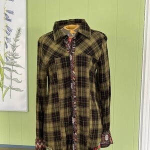 Gimmicks by BKE Plaid Button Down Shirt - Black and Green